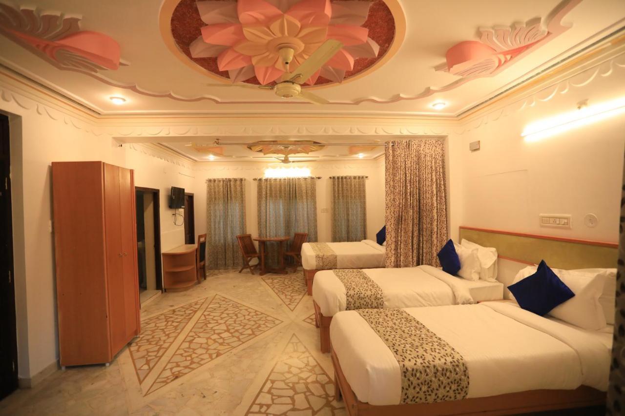 Hotel The Kesar Niwas Udaipur Exterior foto
