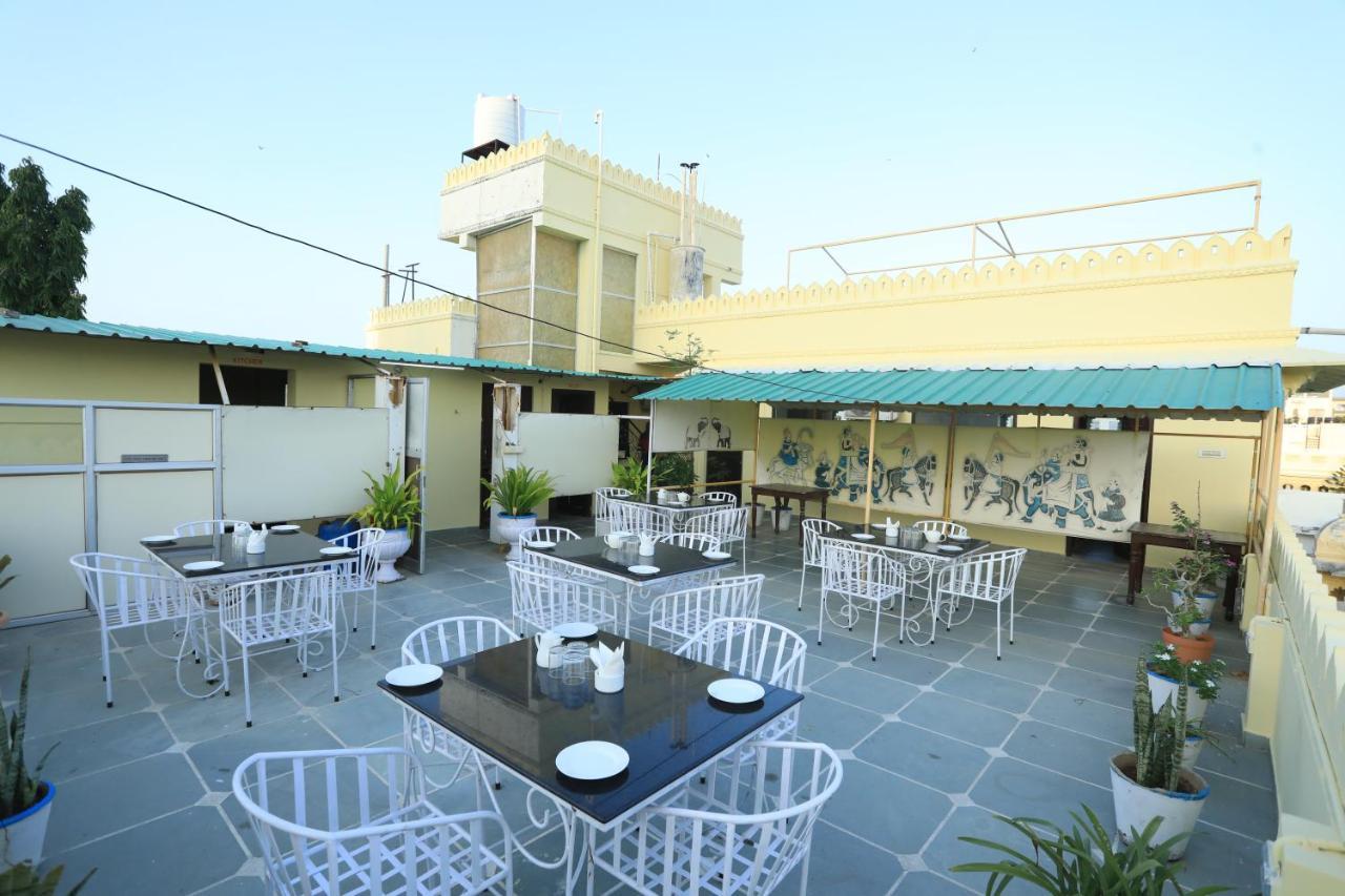 Hotel The Kesar Niwas Udaipur Exterior foto