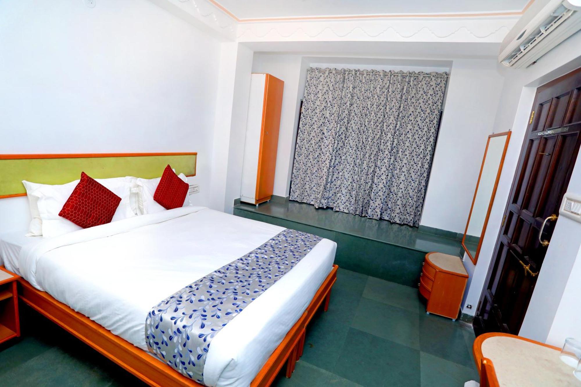 Hotel The Kesar Niwas Udaipur Exterior foto